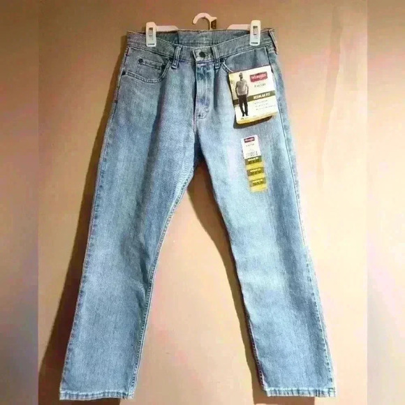 NWT Wrangler Regular fit jeans 30X30 light blue - Picture 1 of 3